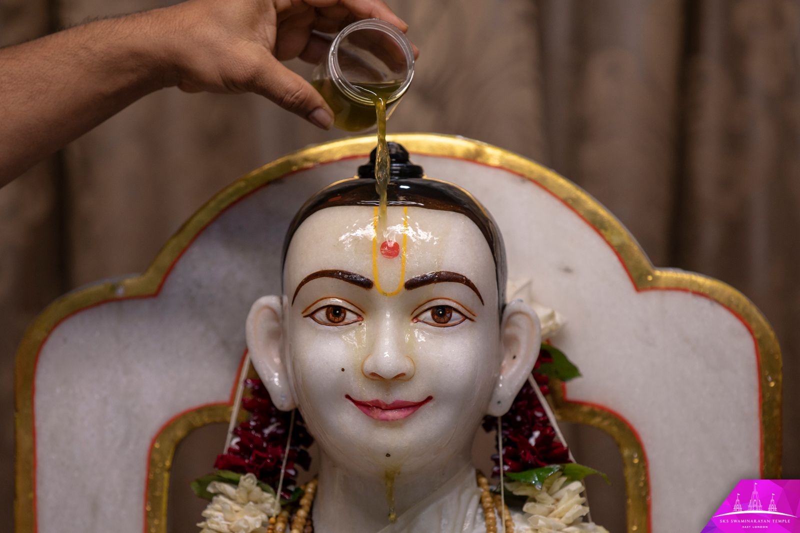 ©1987-2017 SKS Swaminarayan Temple East London
